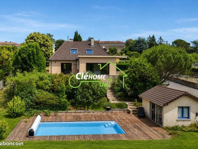 Villa 5 pièces 151 m²