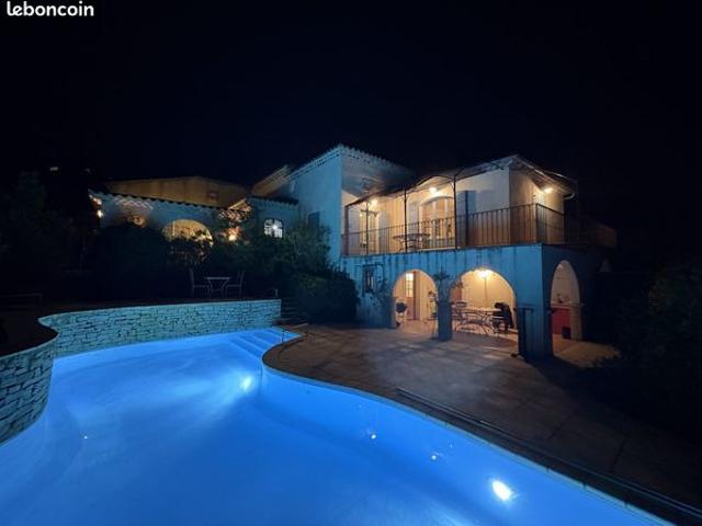 Villa 5 pièces 151 m²