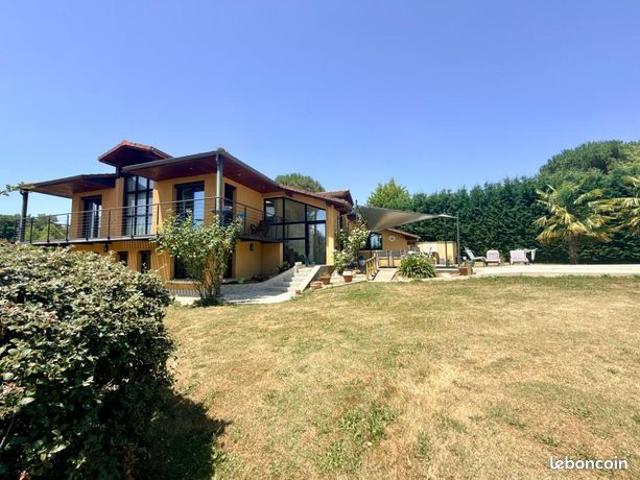 Villa 5 pièces 151 m²