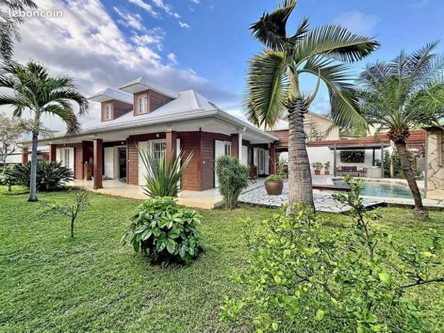 Villa 5 pièces 154 m²