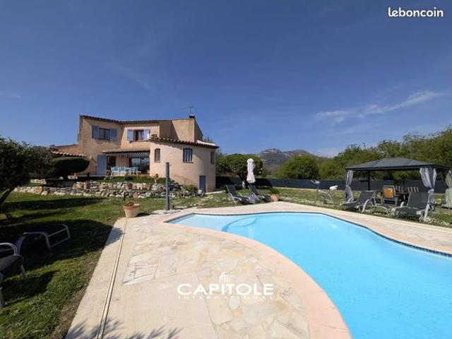 Villa 5 pièces 154 m²