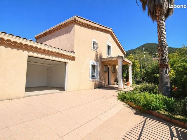 Villa 5 pièces 154 m²
