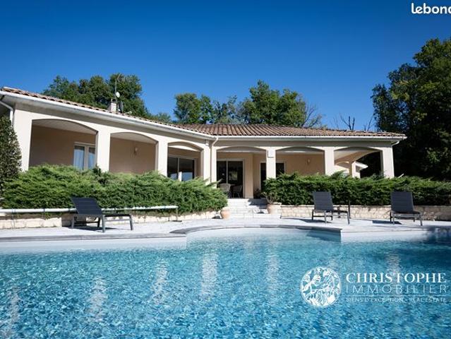 Propriété 5 pièces 154 m²