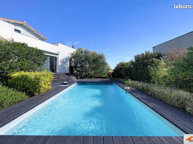Villa 5 pièces 154 m²