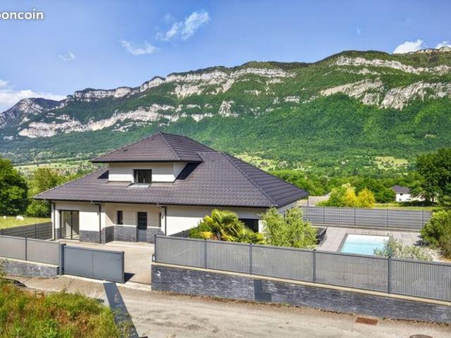 Villa 5 pièces 155 m²