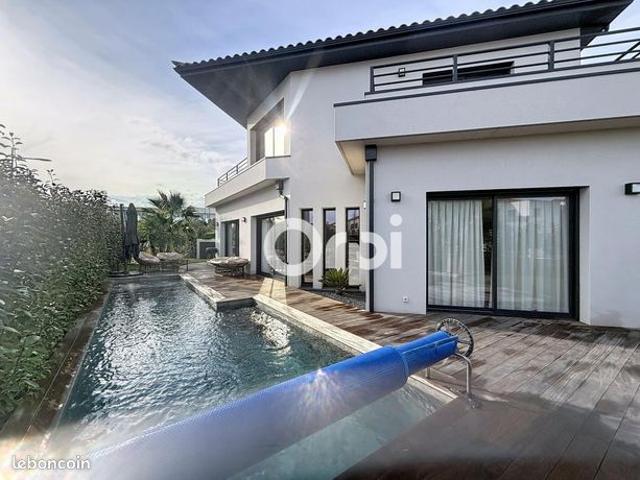 Villa 5 pièces 155 m²