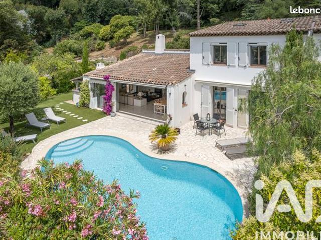 Villa 5 pièces 156 m²