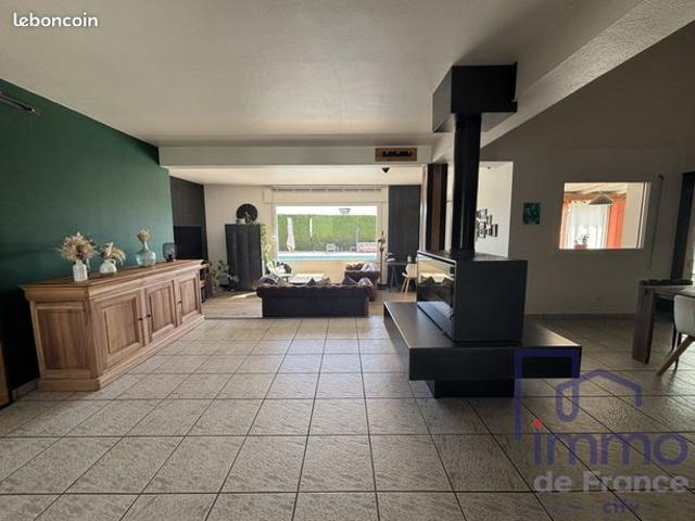 Villa 5 pièces 156 m²