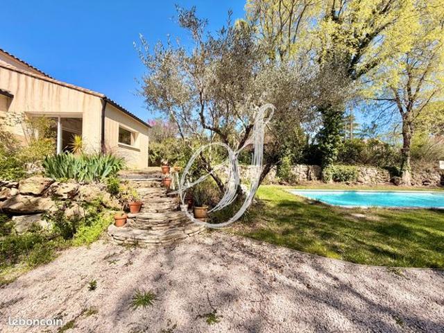 Villa 5 pièces 156 m²
