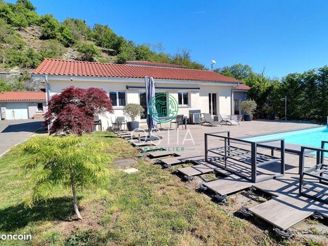 Villa 5 pièces 156 m²