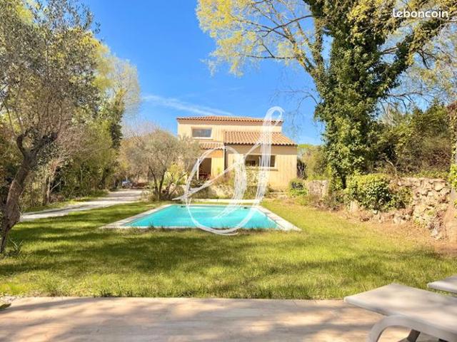 Villa 5 pièces 156 m²