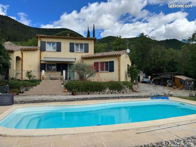 Villa 5 pièces 157 m²