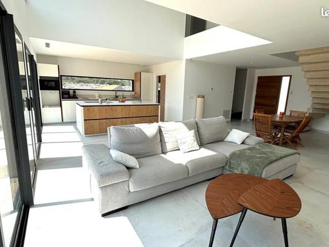 Villa 5 pièces 157 m²