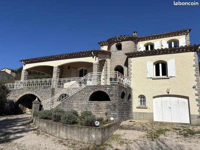 Villa 5 pièces 157 m²