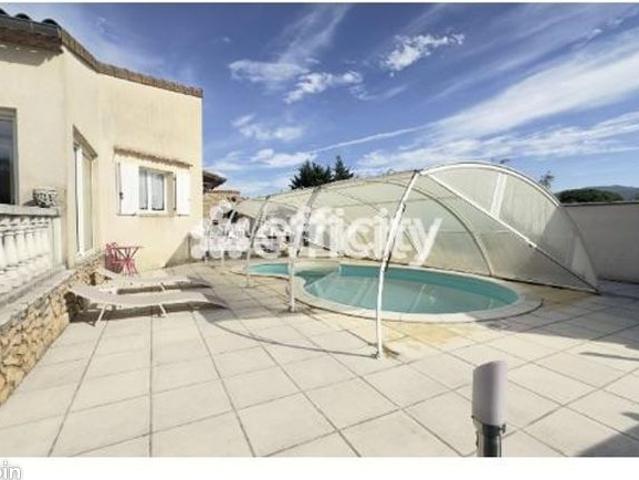 Villa 5 pièces 157 m²