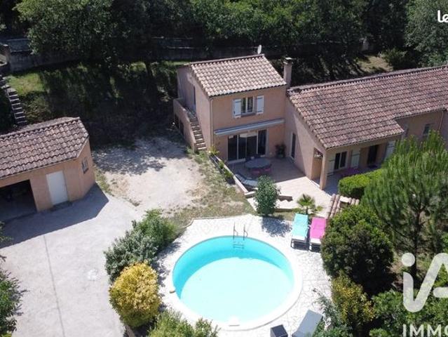 Villa 6 pièces 157 m²