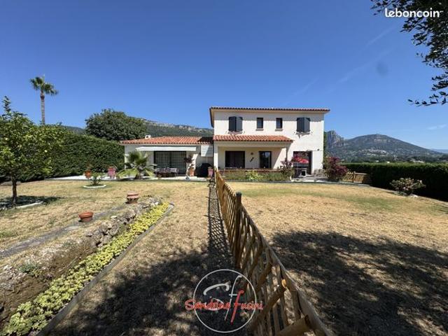 Villa 5 pièces 158 m²
