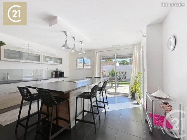 Villa 5 pièces 158 m²