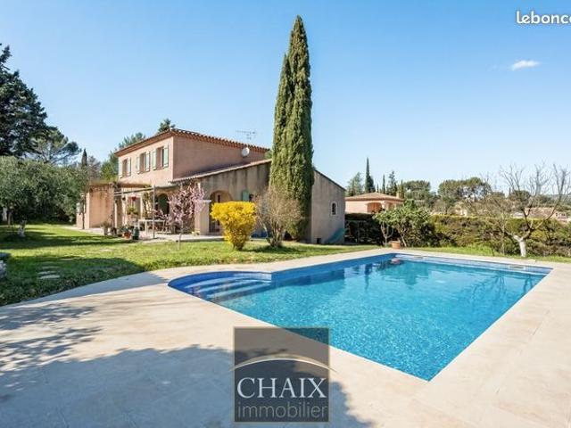 Villa 5 pièces 158 m²