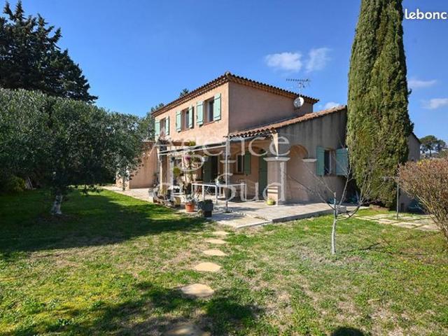 Villa 5 pièces 158 m²