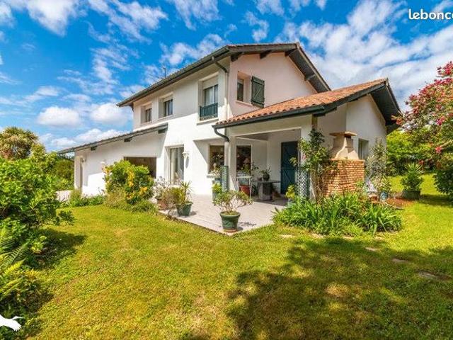 Villa 5 pièces 158 m²
