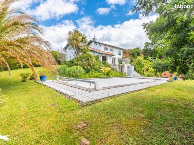 Villa 5 pièces 158 m²