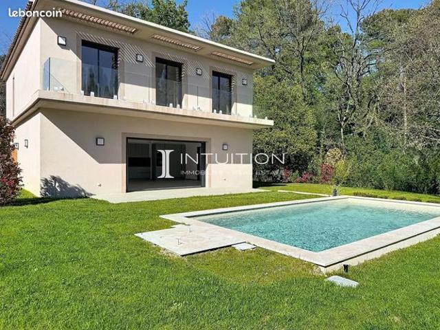 Villa 5 pièces 160 m²