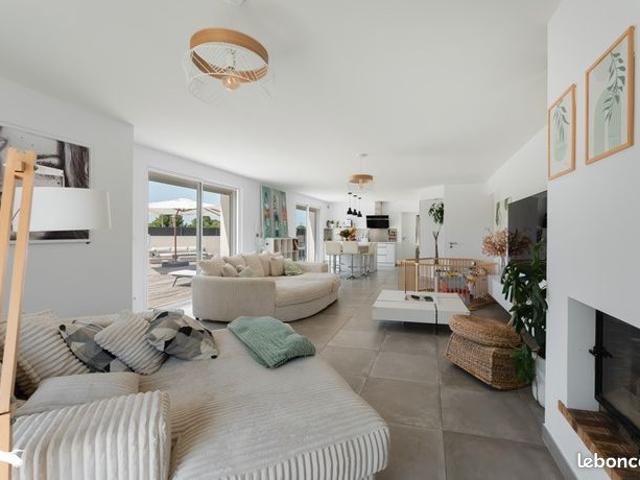 Villa 5 pièces 160 m²