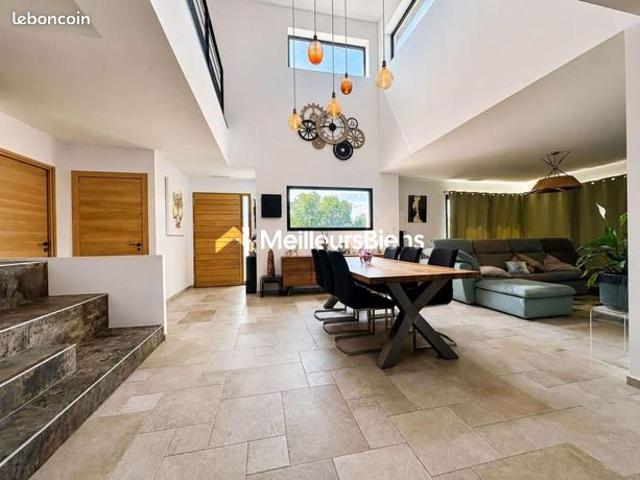 Villa 5 pièces 160 m²