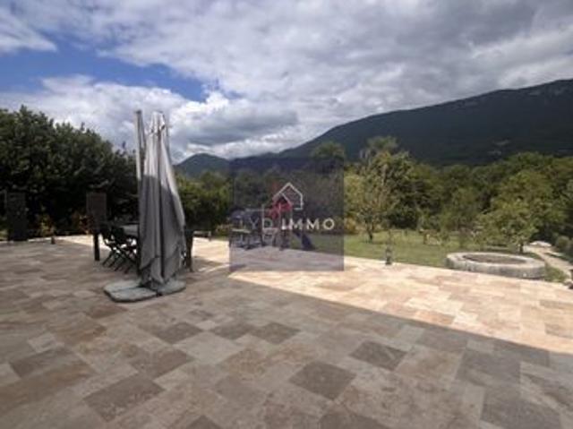 Villa 5 pièces 161 m²