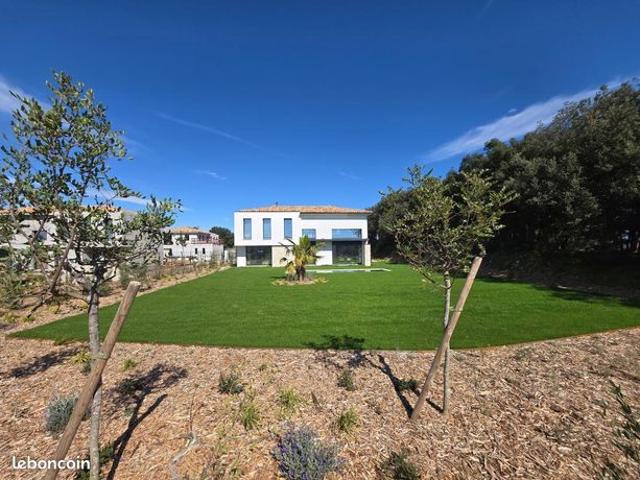 Villa 5 pièces 161 m²