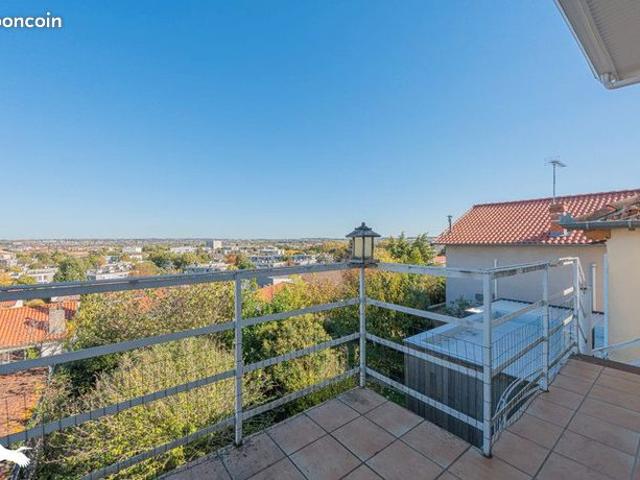 Villa 5 pièces 161 m²