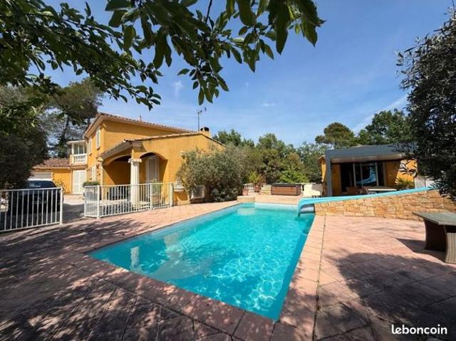 Villa 5 pièces 162 m²