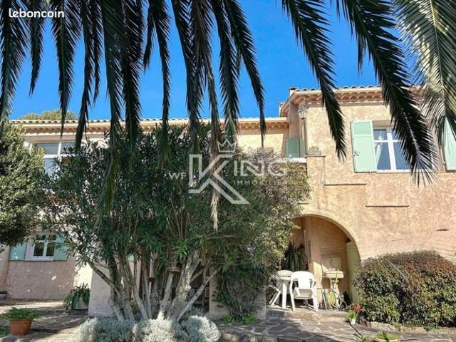 Villa 5 pièces 162 m²