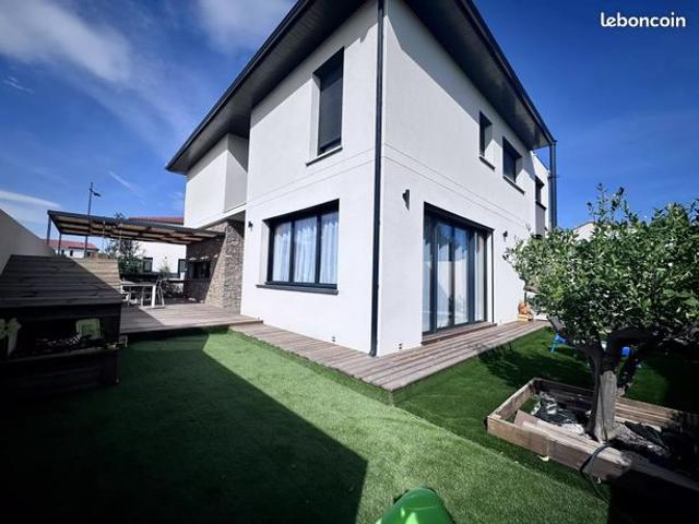 Villa 5 pièces 162 m²