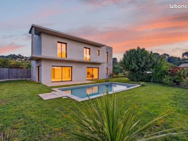 Villa 5 pièces 163 m²