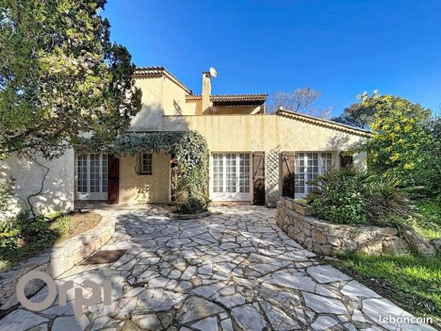 Villa 5 pièces 163 m²