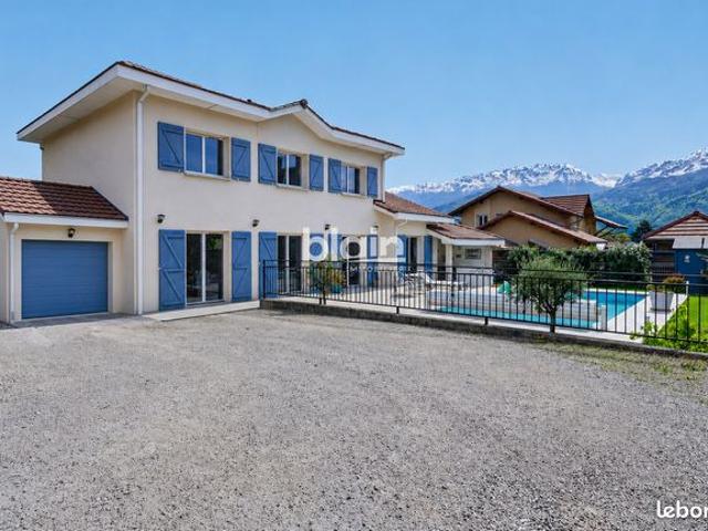 Villa 5 pièces 164 m²