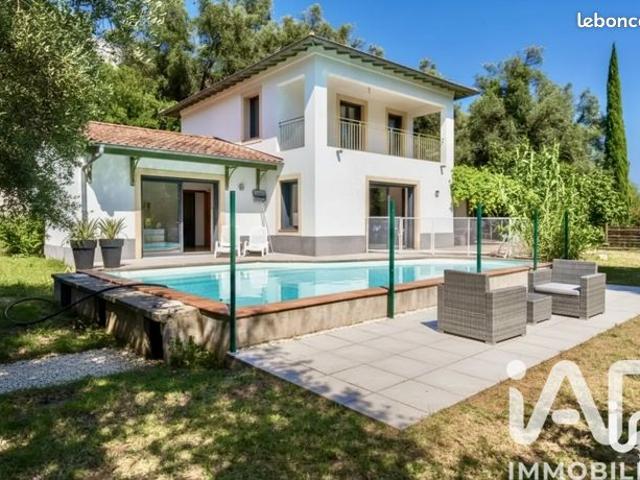 Villa 5 pièces 165 m²