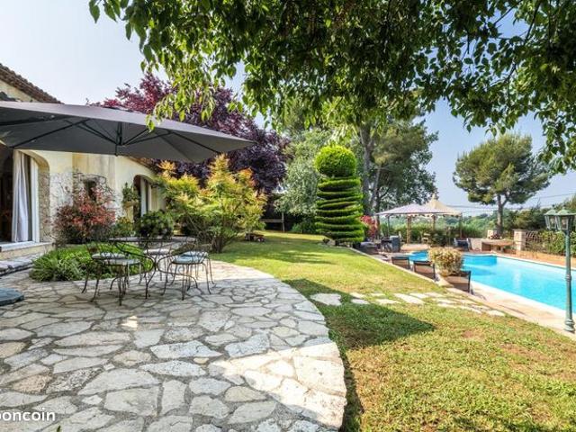 Villa 5 pièces 165 m²