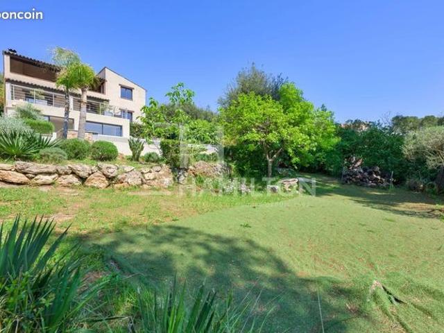 Villa 5 pièces 166 m²