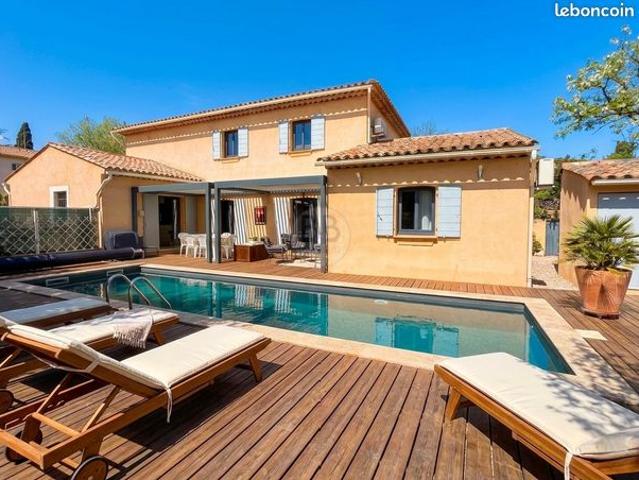 Villa 5 pièces 167 m²