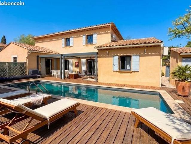 Villa 5 pièces 167 m²