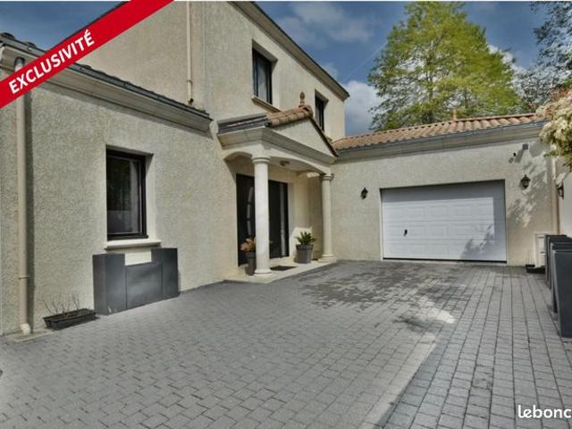 Villa 5 pièces 167 m²