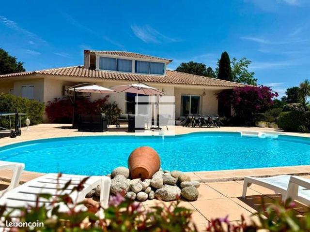 Villa 5 pièces 167 m²
