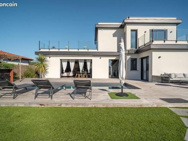 Villa 5 pièces 168 m²