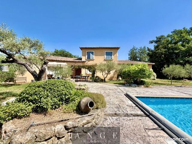 Villa 5 pièces 168 m²