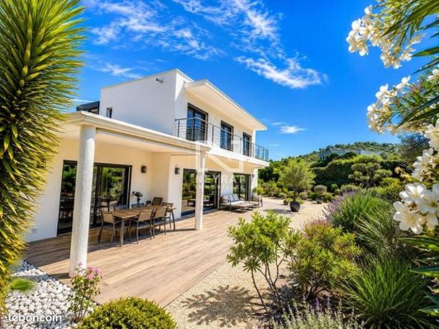 Villa 5 pièces 174 m²