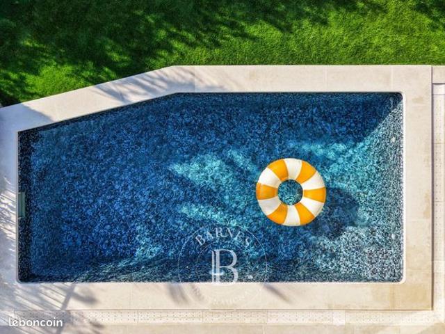 Villa 5 pièces 151 m²
