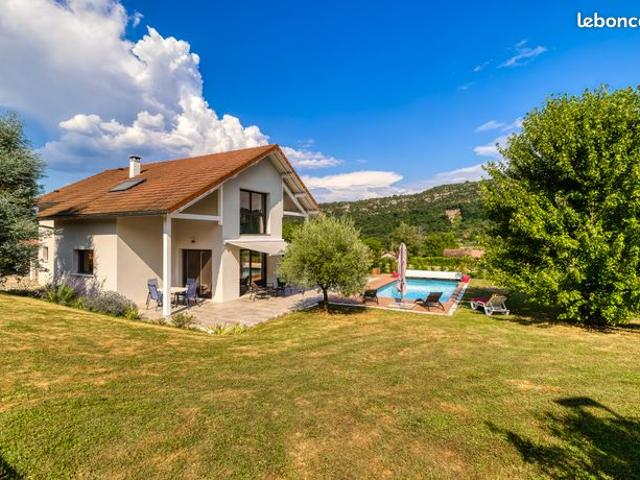 Villa 5 pièces 170 m²